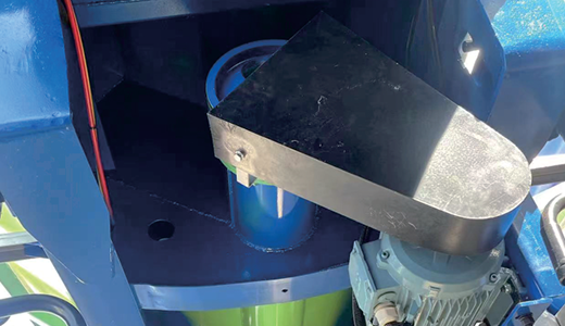 散裝飼料運輸半掛車