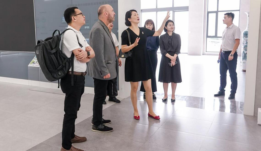 美國(guó)愛科集團(tuán)（AGCO）到訪正大機(jī)電企業(yè)參觀交流